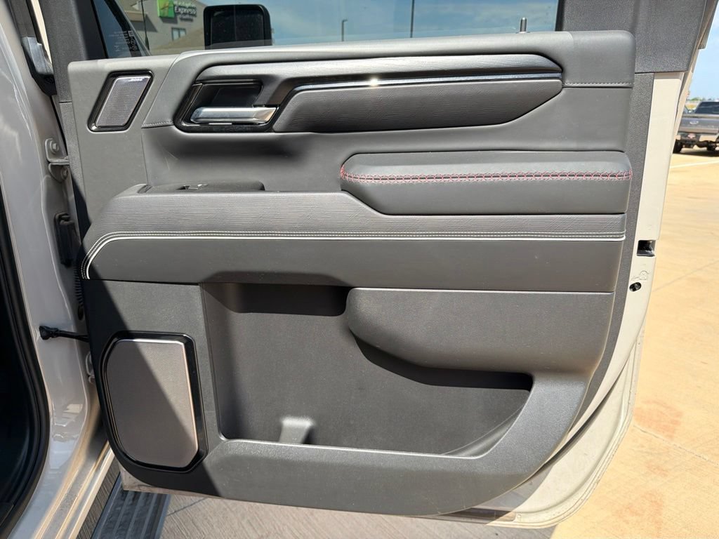 Used 2026 GMC Sierra 2500 AT4X w/ LPO, Black Badging Package AWD/4WD image 31