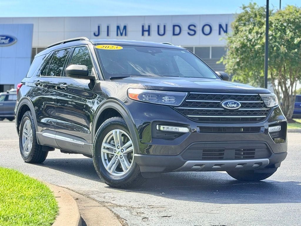 Certified 2023 Ford Explorer XLT w/ Equipment Group 202A RWD image 2