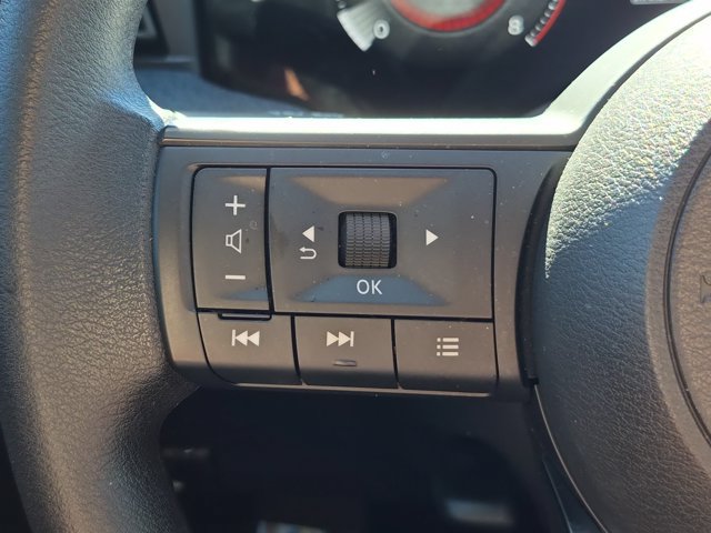 Used 2025 Nissan Kicks SV w/ SV Premium Package FWD image 17