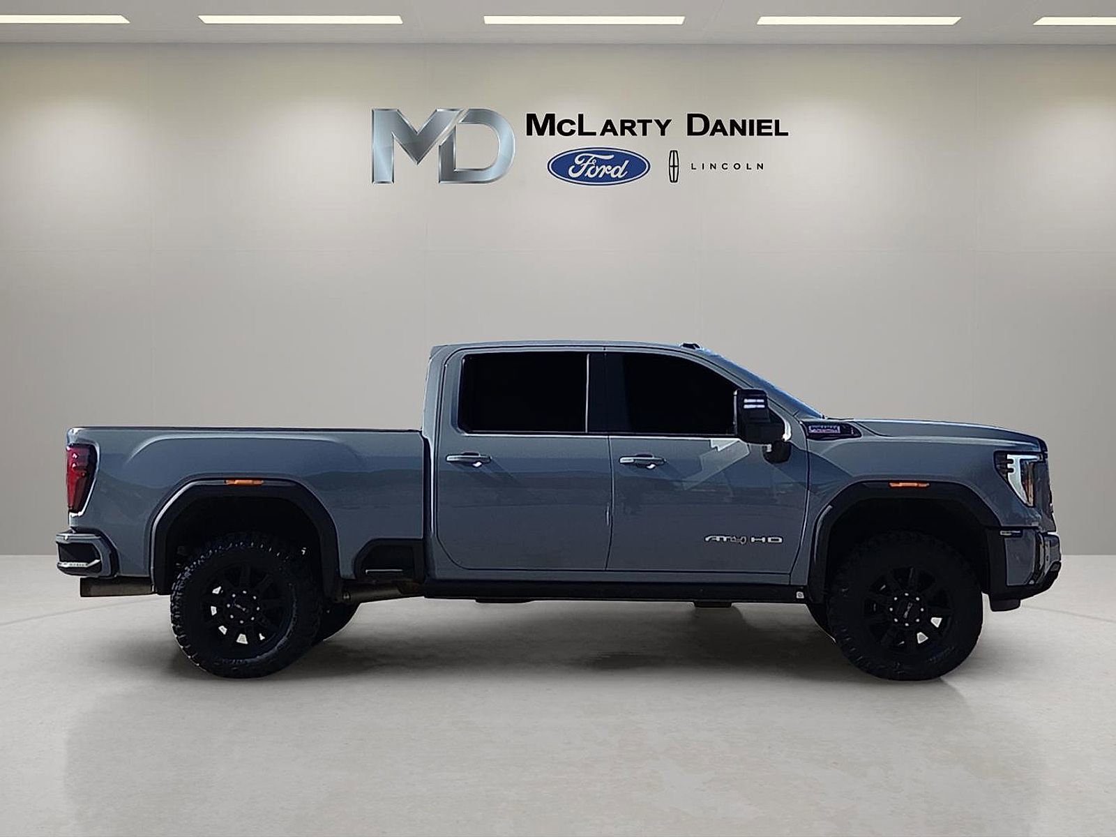 Used 2025 GMC Sierra 2500 AT4 w/ AT4 Premium Plus Package image 6