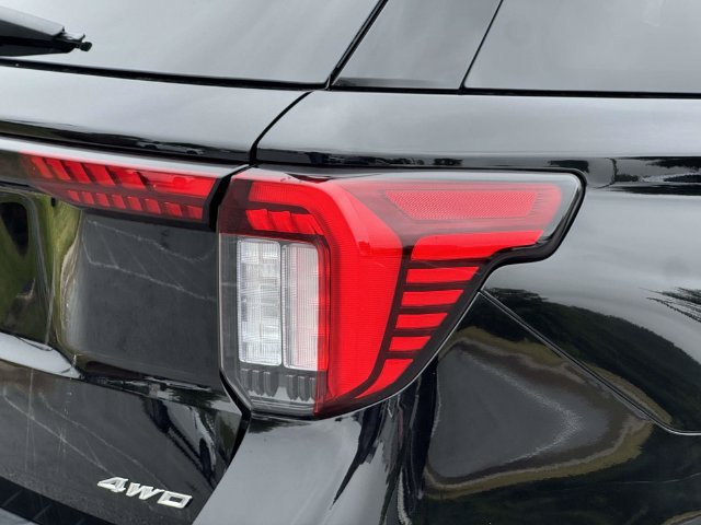 Certified 2026 Ford Explorer Platinum AWD/4WD image 4