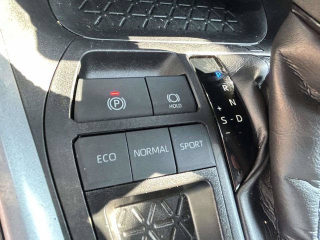 Used 2024 Toyota RAV4 XLE FWD image 12