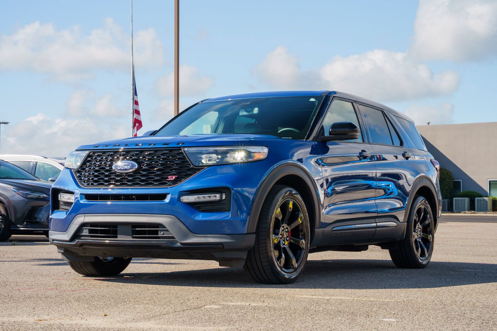 Certified 2022 Ford Explorer ST w/ Equipment Group 401A RWD image 3