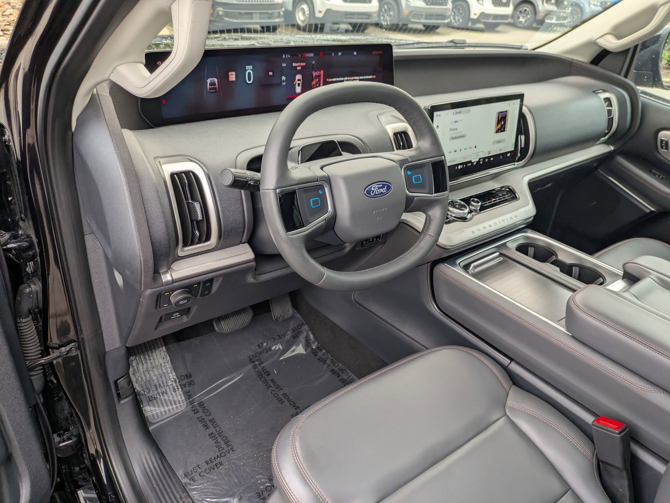 Certified 2025 Ford Expedition Active AWD/4WD image 14