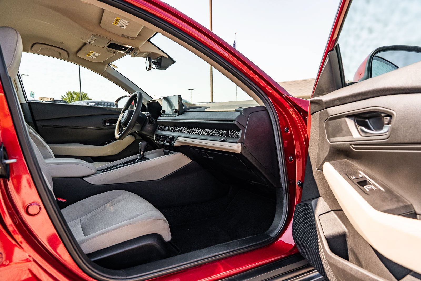 Used 2025 Honda Accord LX image 11