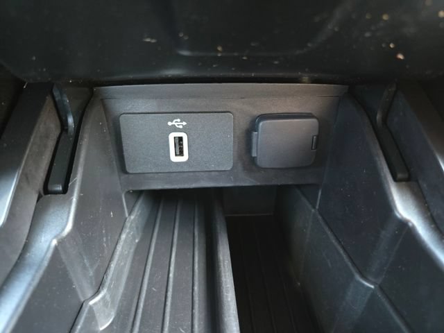 Certified 2018 Ford Explorer XLT w/ Equipment Group 202A AWD/4WD image 11