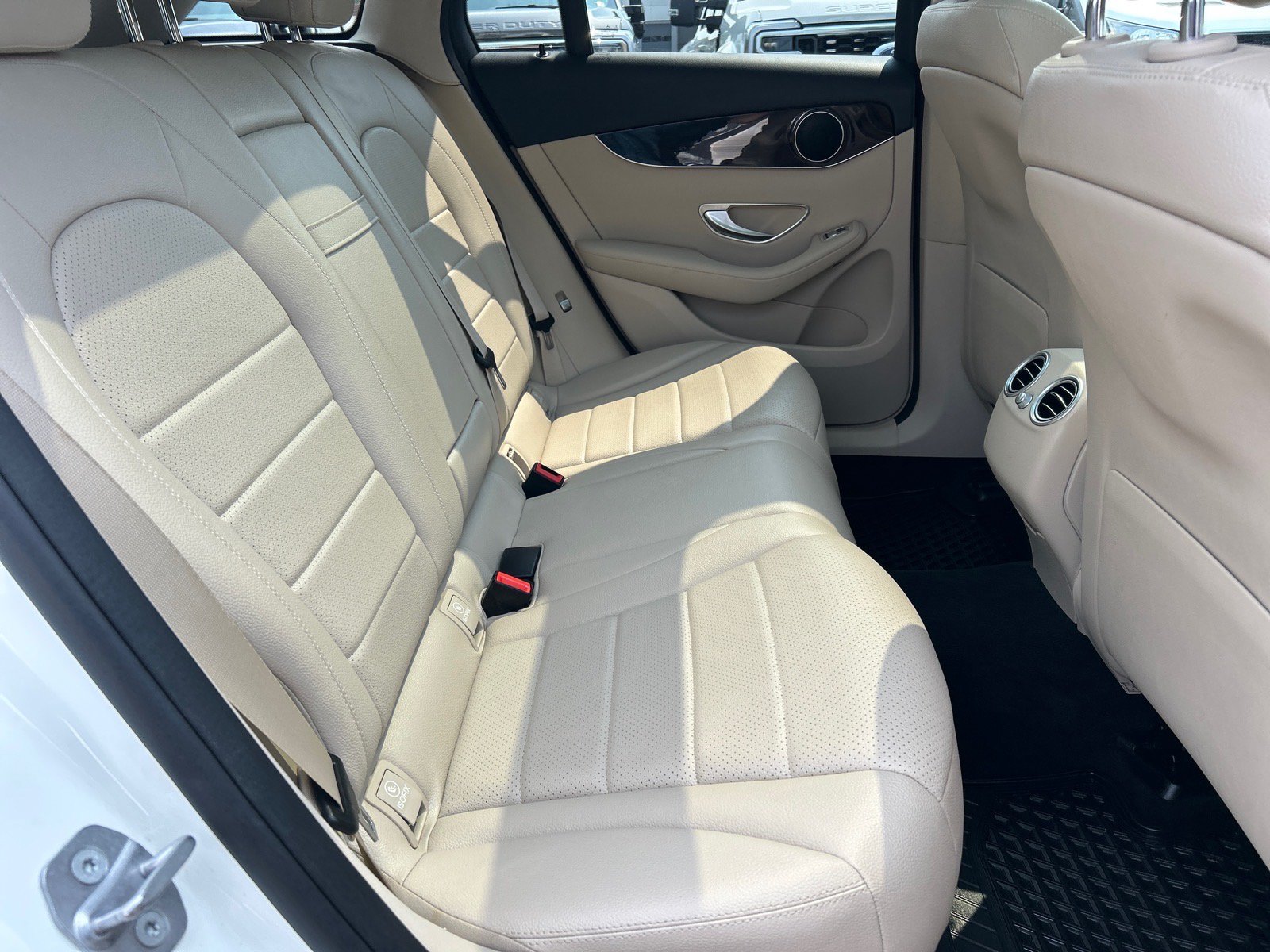 Used 2018 Mercedes-Benz GLC 300 4MATIC image 22