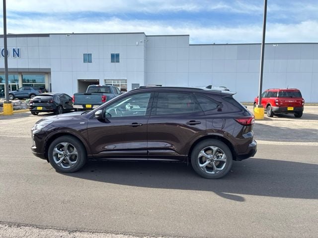 Certified 2023 Ford Escape ST-Line w/ Tech Pack #1 AWD/4WD image 4