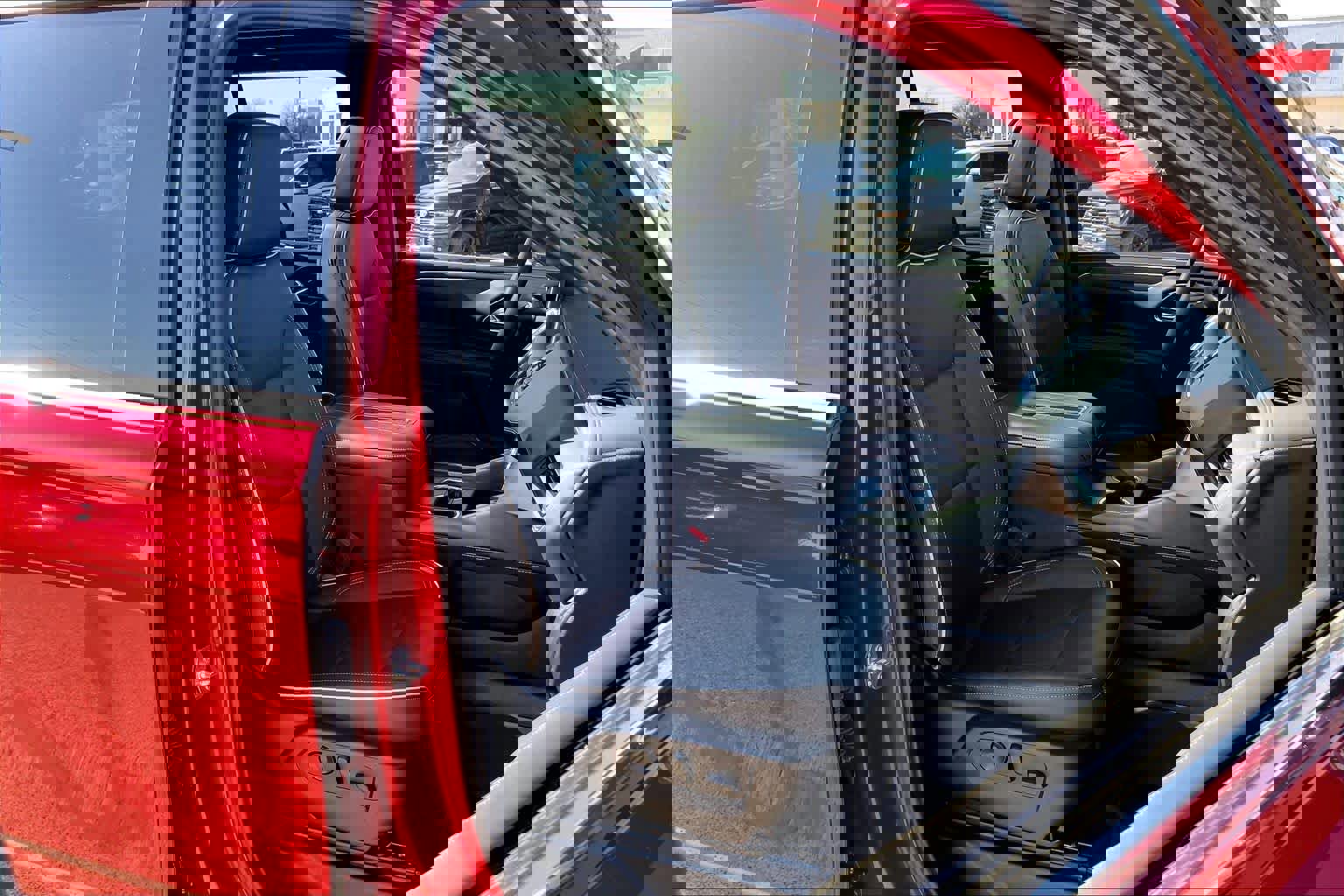 Used 2024 GMC Yukon SLT w/ SLT Premium Package image 11