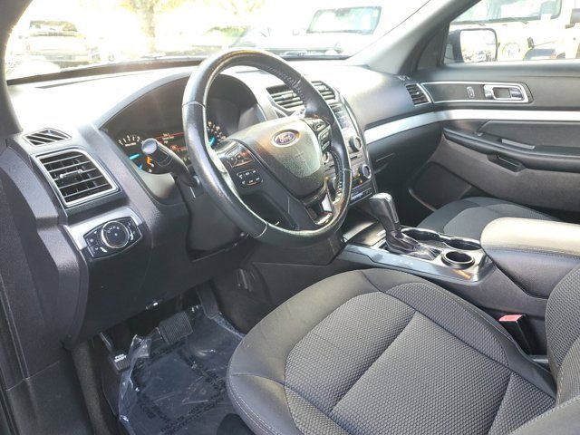 Certified 2017 Ford Explorer XLT image 15
