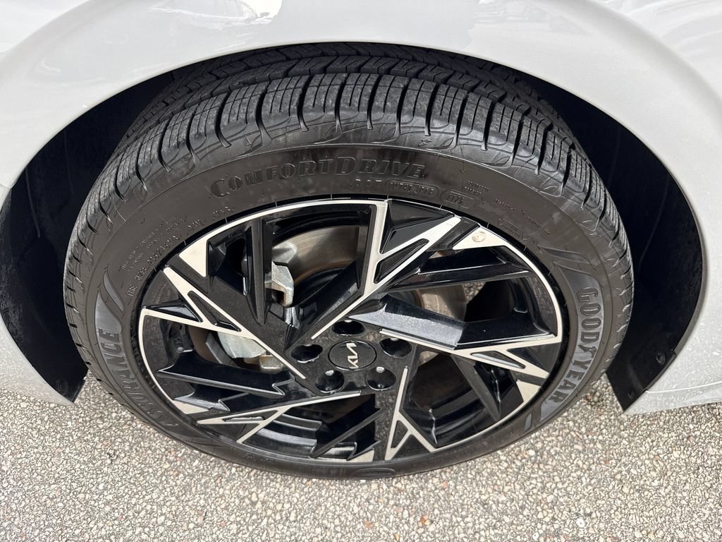 Used 2025 Kia K5 GT-Line w/ GT-Line Premium Package FWD image 13