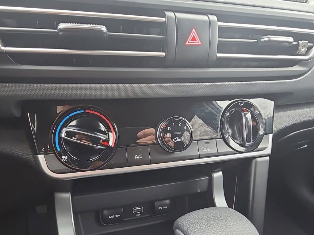 Used 2023 Kia Seltos LX image 20