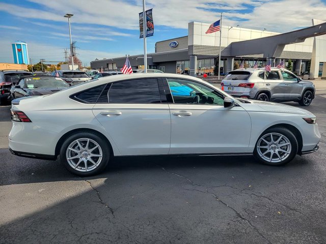 Used 2023 Honda Accord Sport image 11