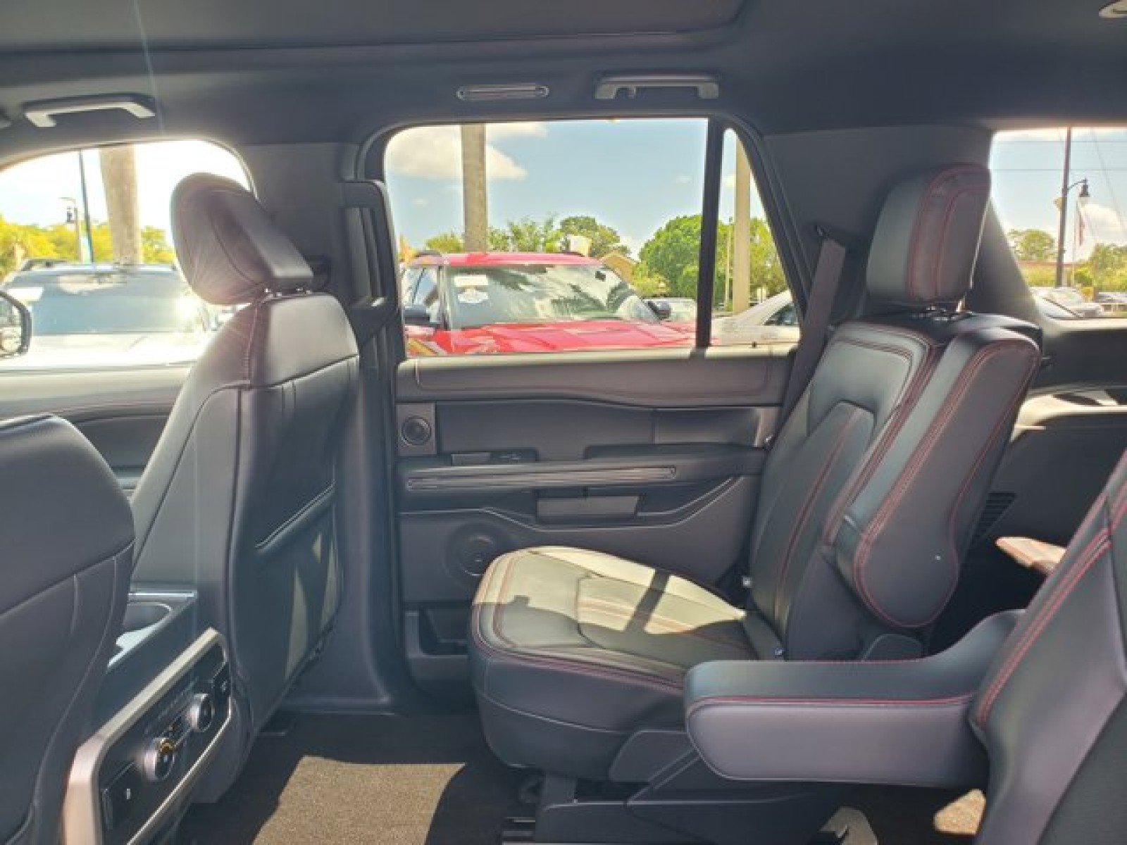 Certified 2023 Ford Expedition Limited RWD image 31