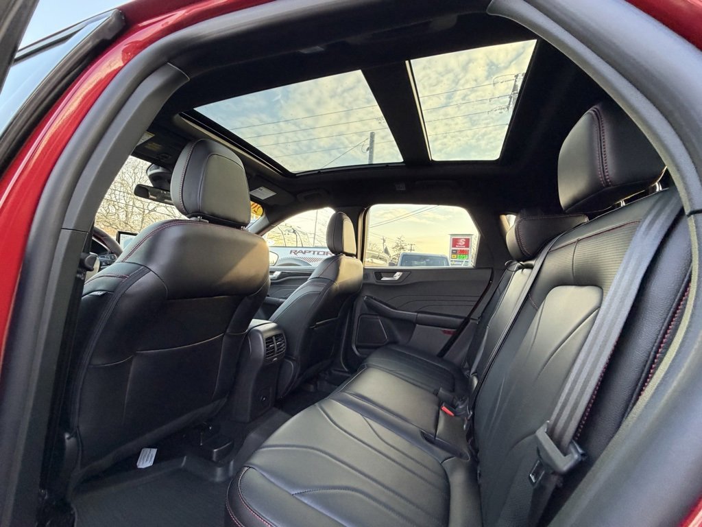 Certified 2025 Ford Escape ST-Line Elite w/ Premium Technology Package image 13