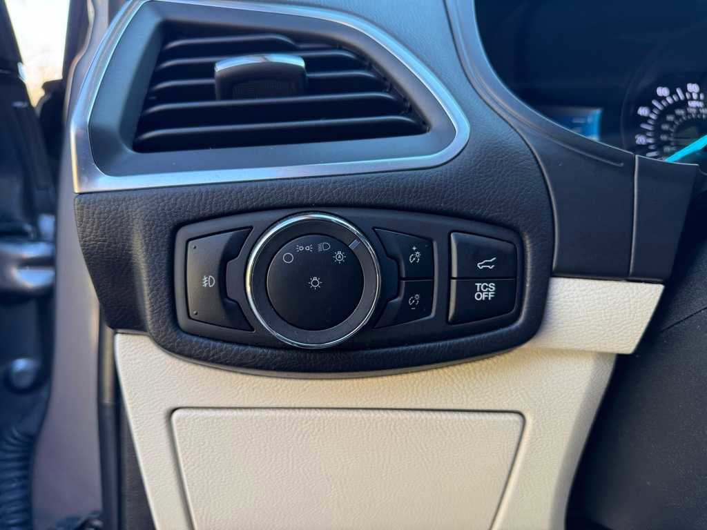 Certified 2024 Ford Edge Titanium image 23