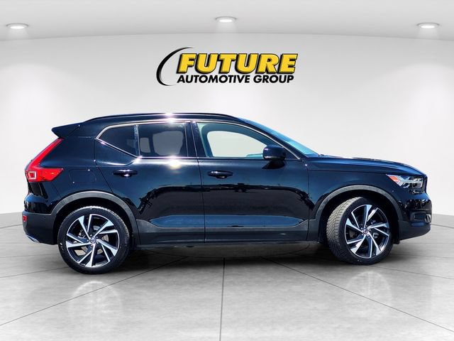 Used 2019 Volvo XC40 T5 R-Design AWD/4WD image 3
