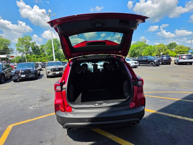 Certified 2025 Ford Escape ST-Line w/ Tech Pack #1 AWD/4WD image 7