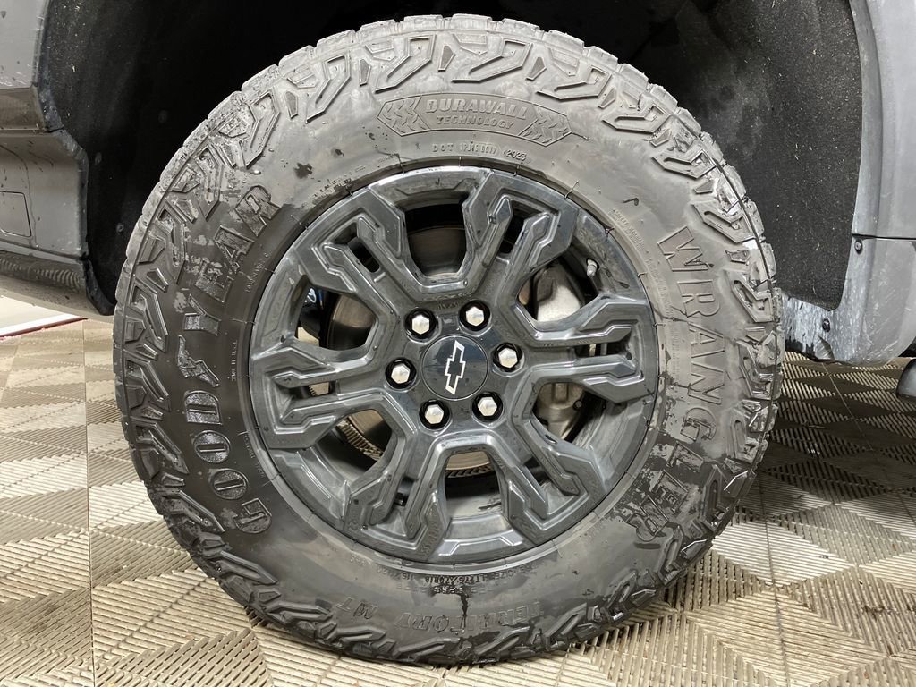 Used 2024 Chevrolet Silverado 1500 ZR2 w/ Technology Package image 15