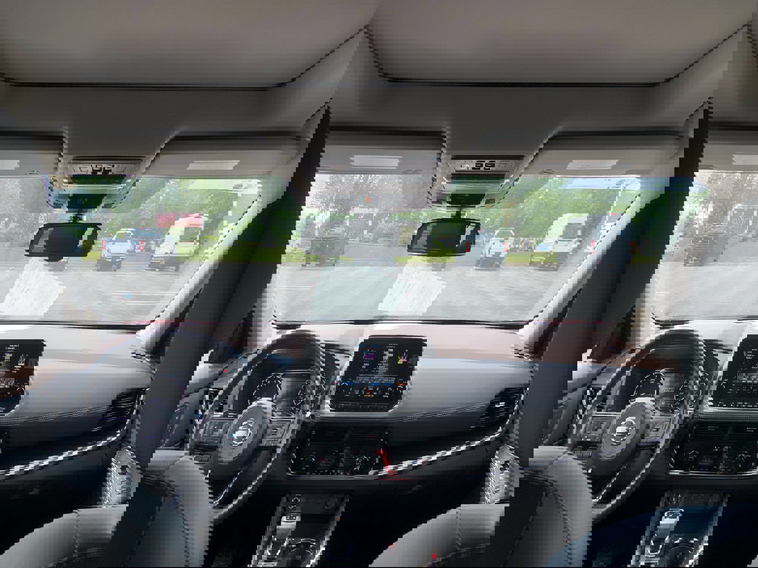 Used 2022 Nissan Rogue SL w/ SL Premium Package image 11