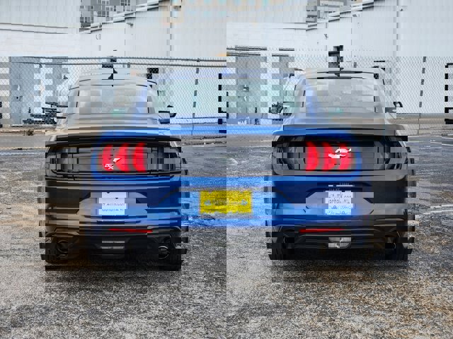 Certified 2022 Ford Mustang Coupe image 6