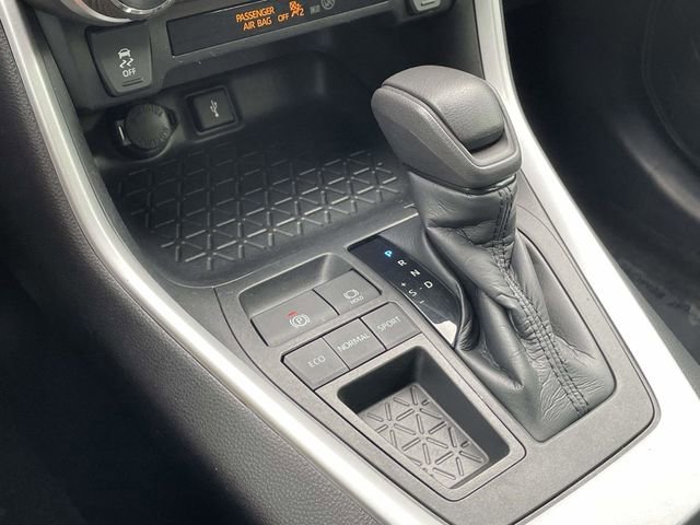 Used 2021 Toyota RAV4 XLE FWD image 22