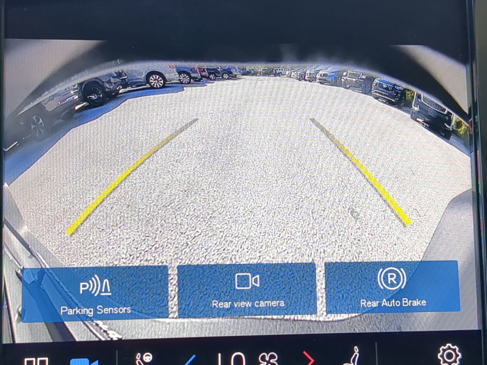 Used 2025 Volvo XC40 B5 Core image 53