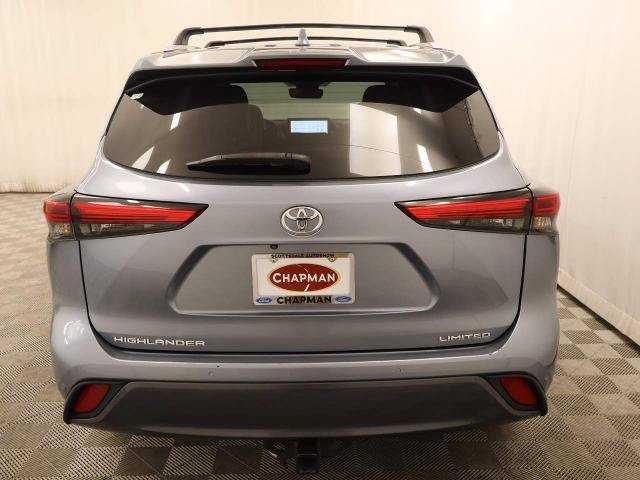 Used 2023 Toyota Highlander Limited FWD image 3