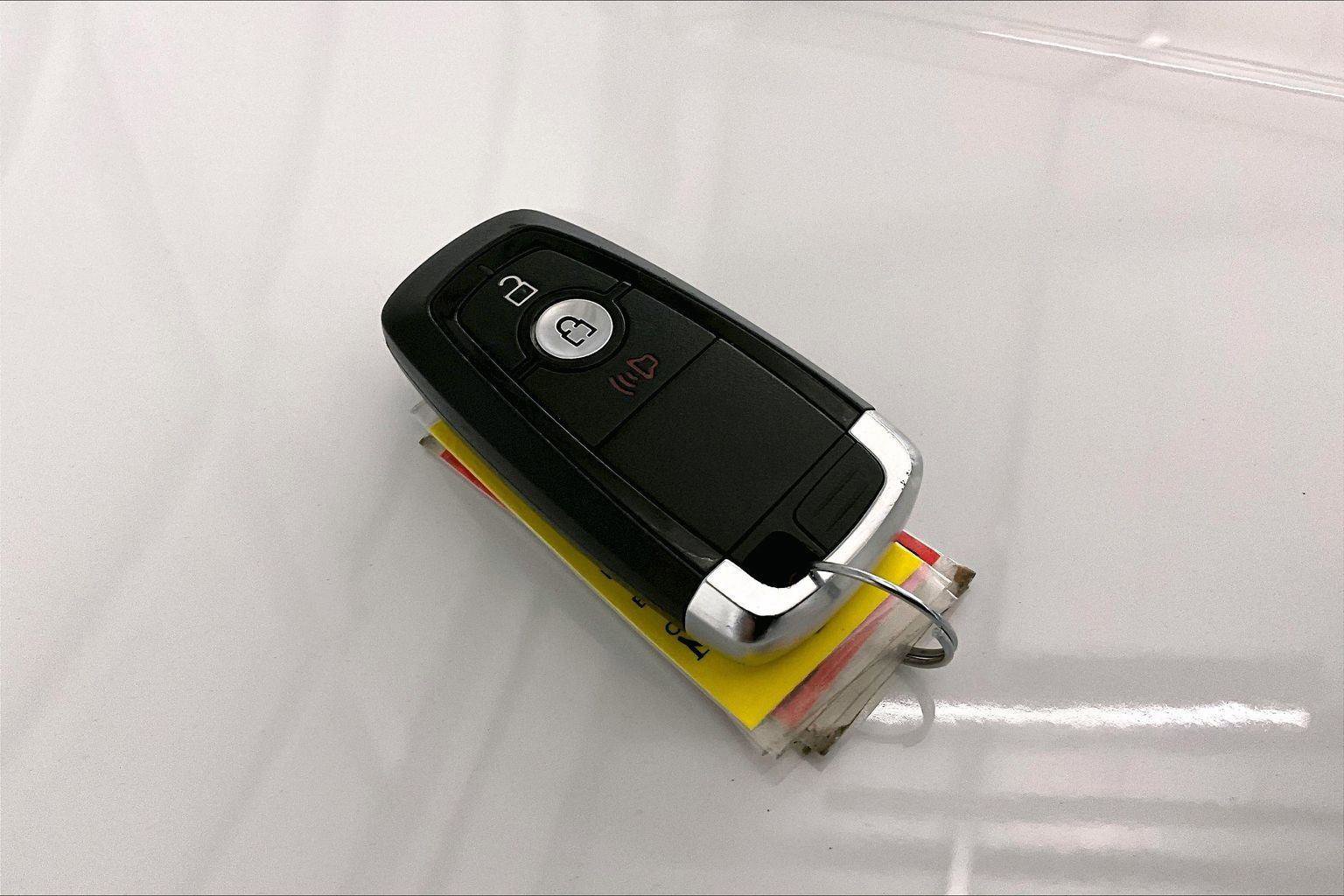 Certified 2021 Ford Escape SE image 9