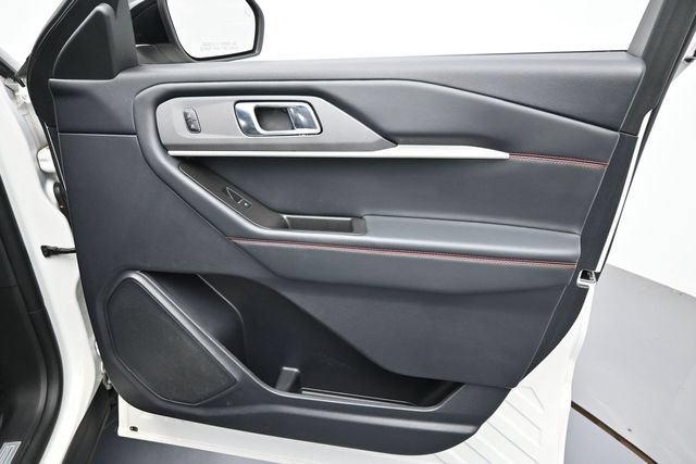 Certified 2025 Ford Explorer ST-Line AWD/4WD image 34