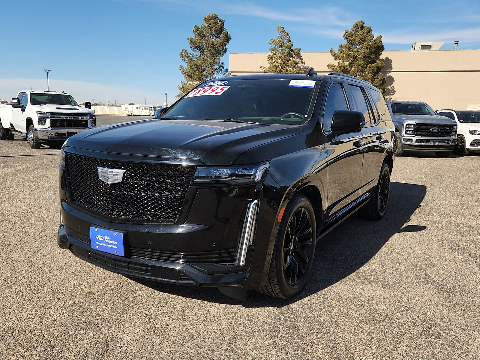 Used 2024 Cadillac Escalade Sport w/ LPO, ONYX Package image 3