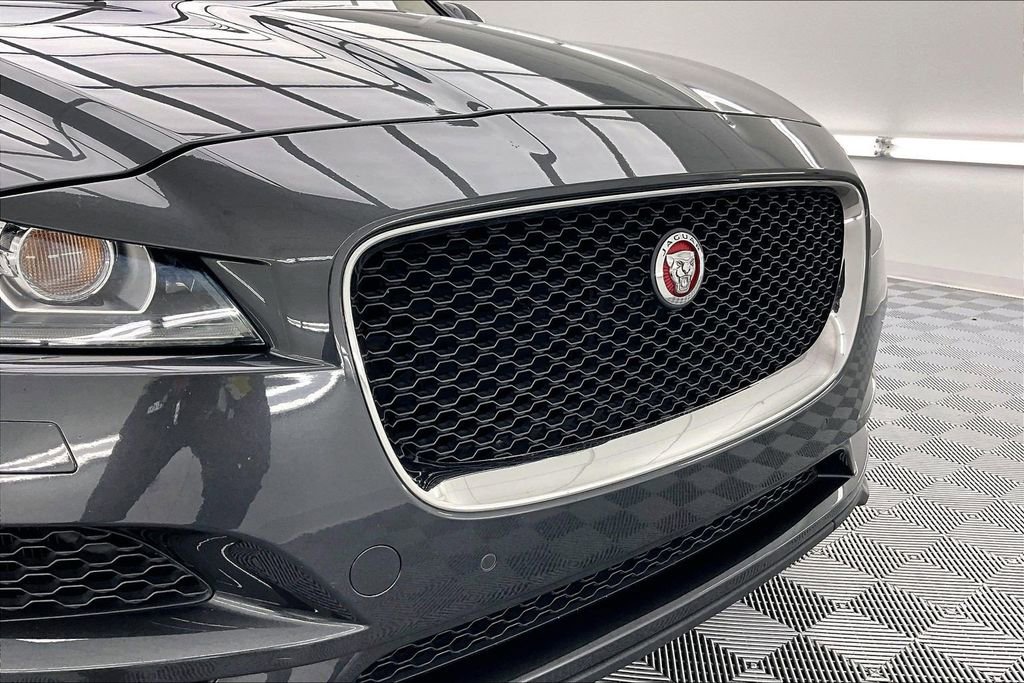 Used 2020 Jaguar F-PACE Prestige AWD/4WD image 28