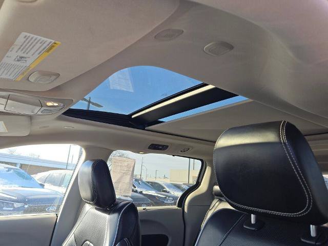 Used 2024 Chrysler Pacifica Limited FWD image 26