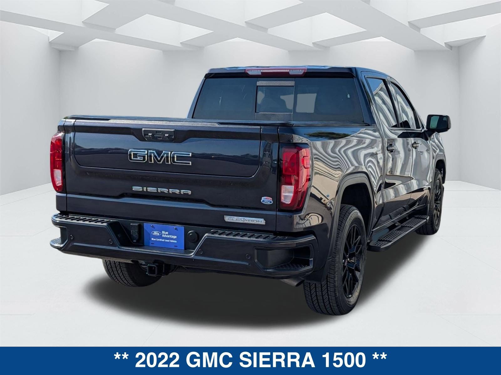 Used 2022 GMC Sierra 1500 Elevation w/ Elevation Premium Package image 4