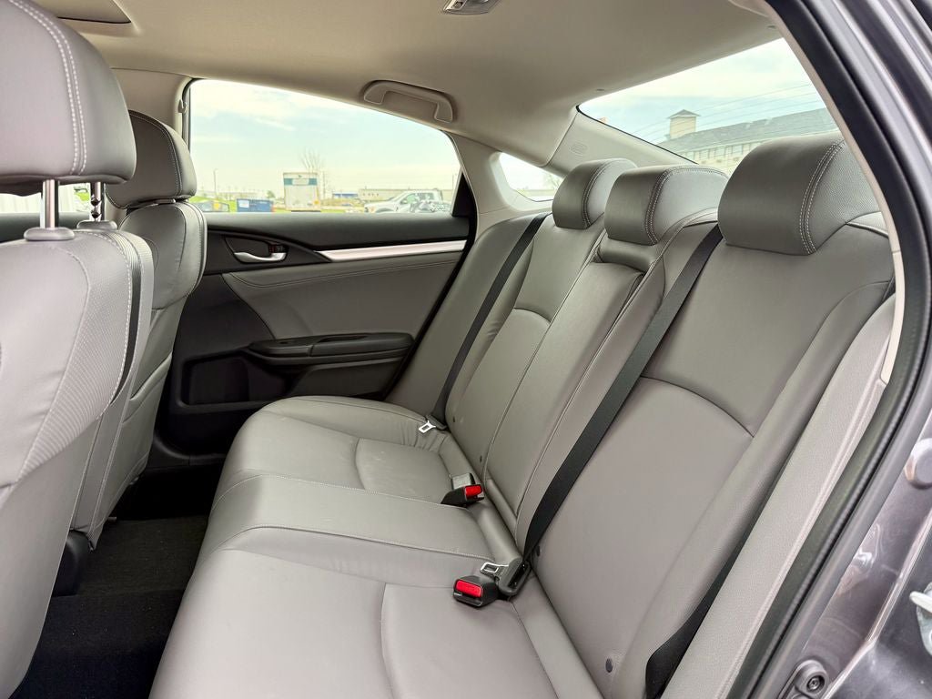 Used 2018 Honda Civic Touring image 12