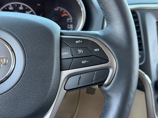 Used 2019 Jeep Grand Cherokee Laredo AWD/4WD image 18