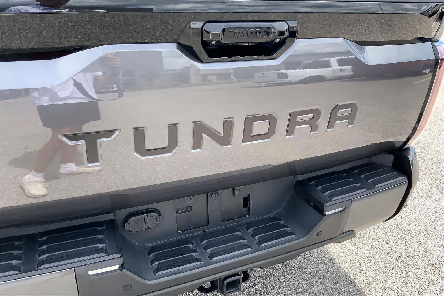 Used 2023 Toyota Tundra Platinum RWD image 31