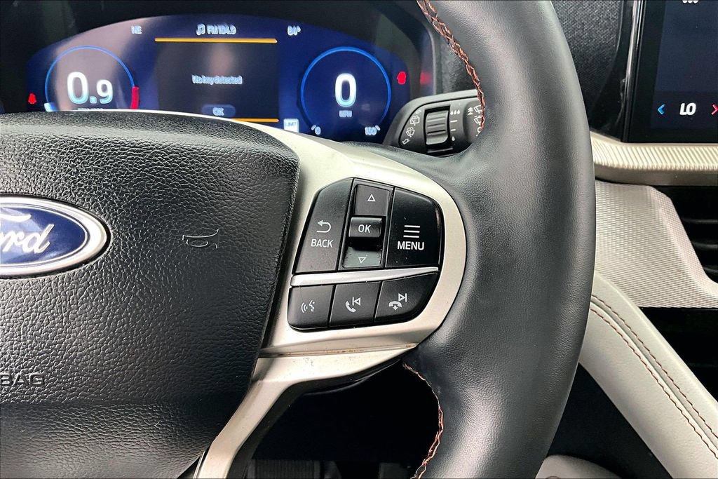 Certified 2025 Ford Explorer Active w/ Active Comfort Package AWD/4WD image 19