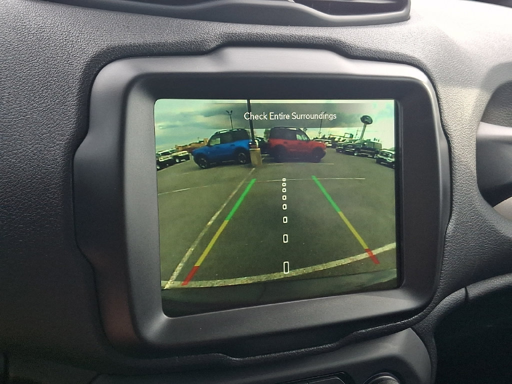 Used 2023 Jeep Renegade Latitude w/ Premium Group AWD/4WD image 17