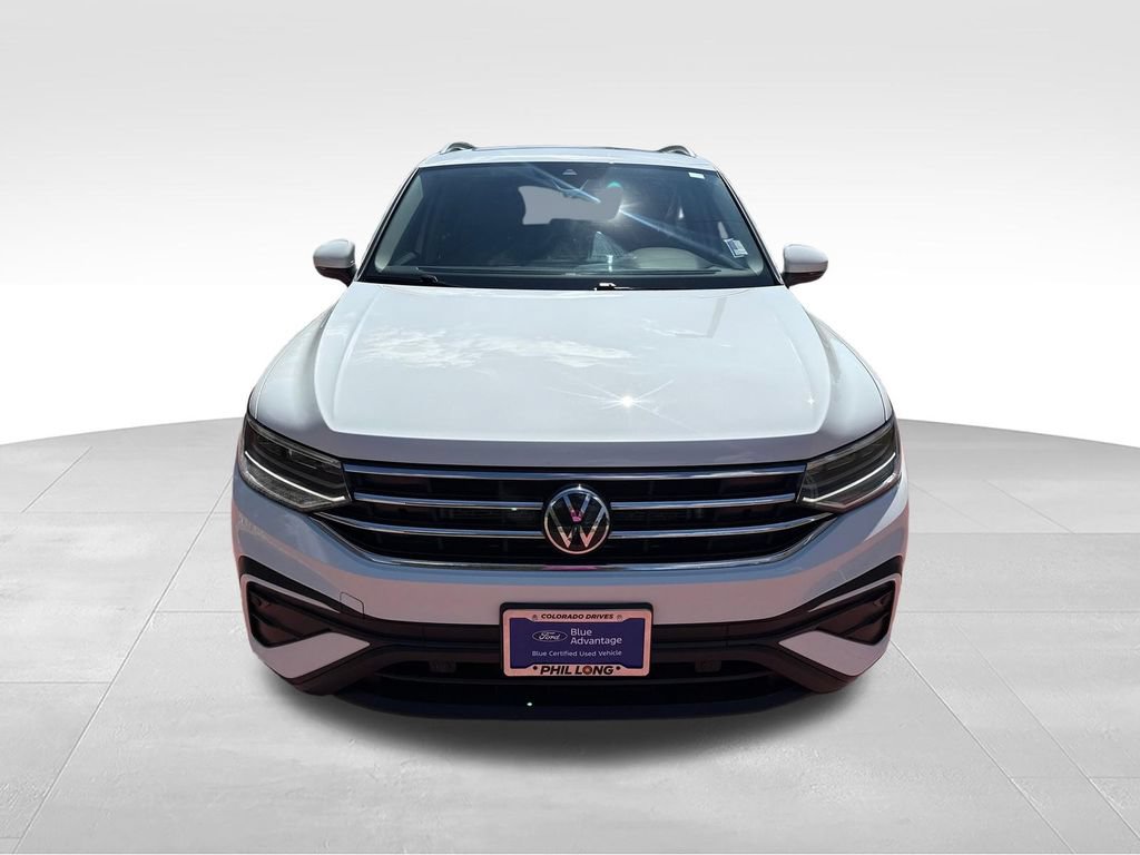 Used 2024 Volkswagen Tiguan SE w/ Panoramic Sunroof Package AWD/4WD image 2