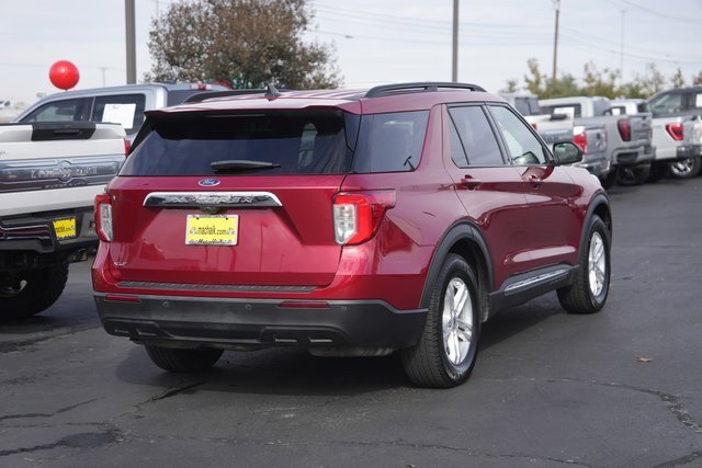 Certified 2021 Ford Explorer XLT image 3