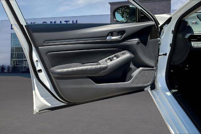 Used 2025 Nissan Altima 2.5 SV FWD image 20