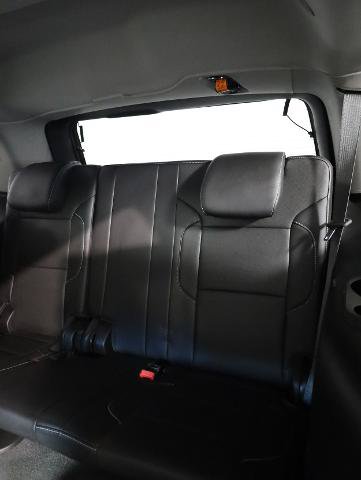 Used 2019 GMC Yukon SLT w/ Graphite Performance Edition AWD/4WD image 12