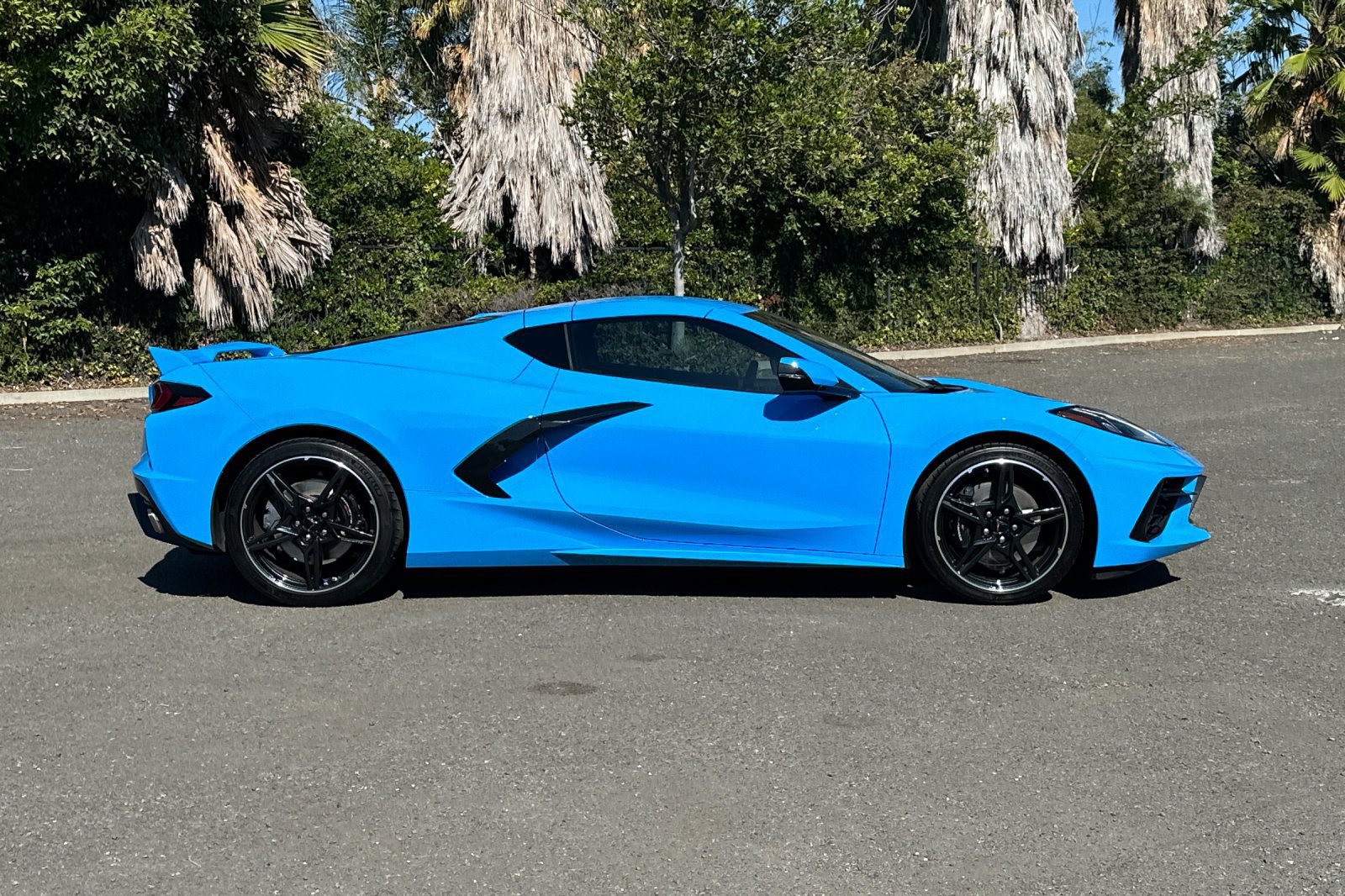 Used 2024 Chevrolet Corvette Stingray Preferred Cpe w/ Z51 Performance Package RWD image 2