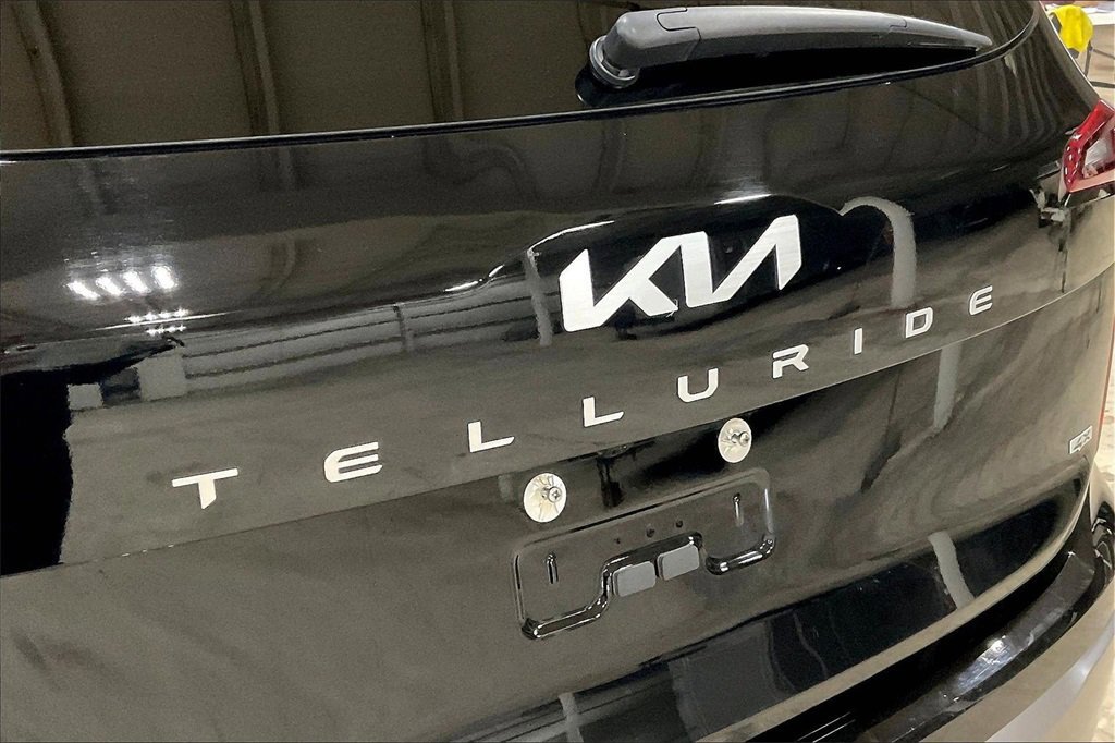 Used 2025 Kia Telluride S image 10