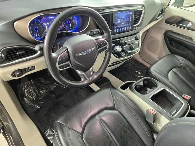 Used 2019 Chrysler Pacifica Touring-L Plus w/ Tire & Wheel Group FWD image 13