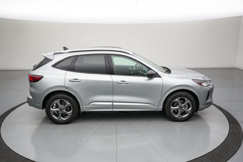 Certified 2024 Ford Escape ST-Line w/ Tech Pack #1 AWD/4WD image 3