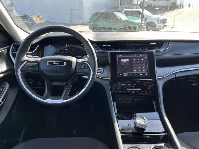 Used 2023 Jeep Grand Cherokee L Laredo w/ Luxury Tech Group I AWD/4WD image 10