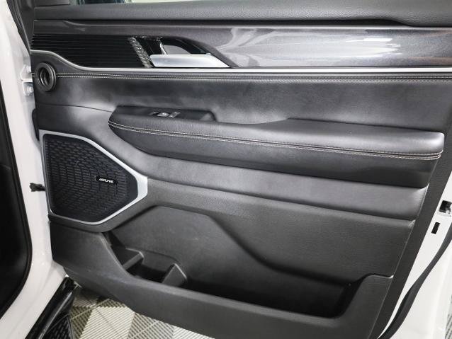 Used 2024 Jeep Wagoneer 4WD w/ Premium Group I image 28