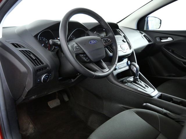 Certified 2018 Ford Focus SE w/ Cold Weather Package FWD image 15